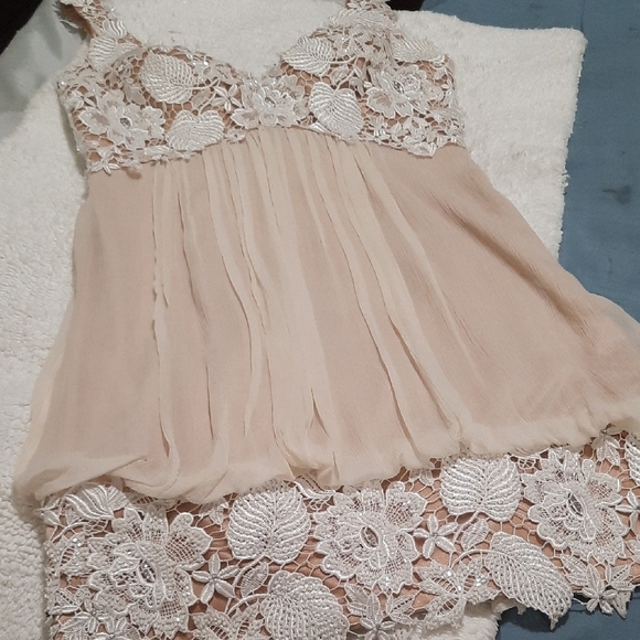 Jovani Floral Lace Chemise in Cream and White - Picture 4 of 12
